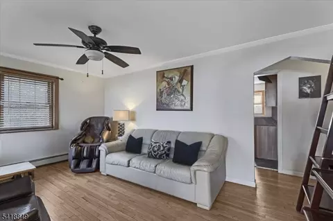 426 Brook Ct, Plainfield, NJ 07060 photo 5