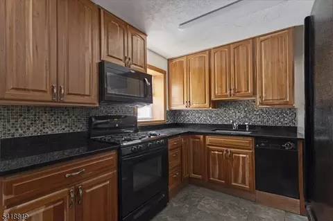 426 Brook Ct, Plainfield, NJ 07060 photo 7