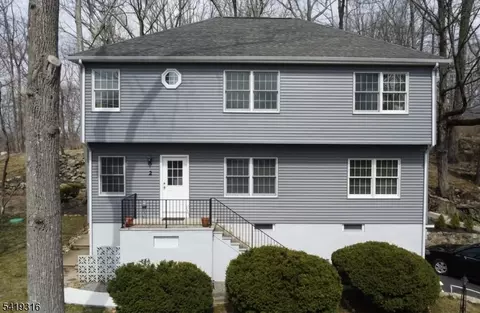 2 Lilac Rd, Lake Hopatcong, NJ 07849