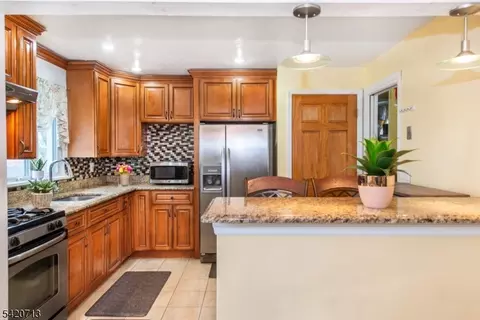 278 Marvin Ave, Hackensack, NJ 07601 photo 9