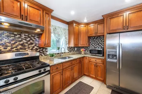 278 Marvin Ave, Hackensack, NJ 07601 photo 11