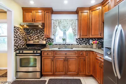 278 Marvin Ave, Hackensack, NJ 07601 photo 12