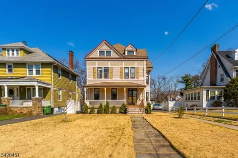 150 W 5th Ave, Roselle, NJ 07203
