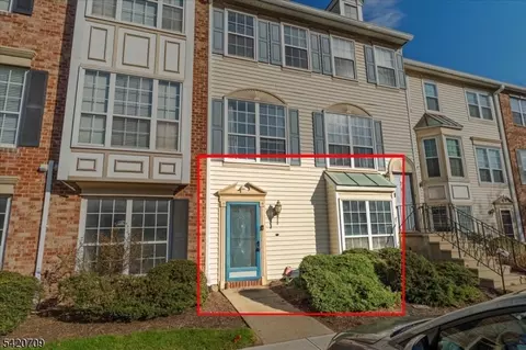 28 Boston Ct, Newark, NJ 07103