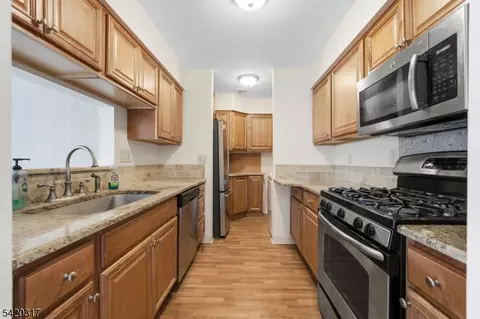 114 Henley Dr #114, Somerset, NJ 08873