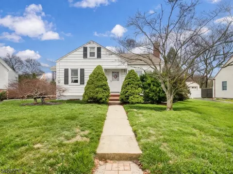 339 N 8th Ave, Manville, NJ 08835