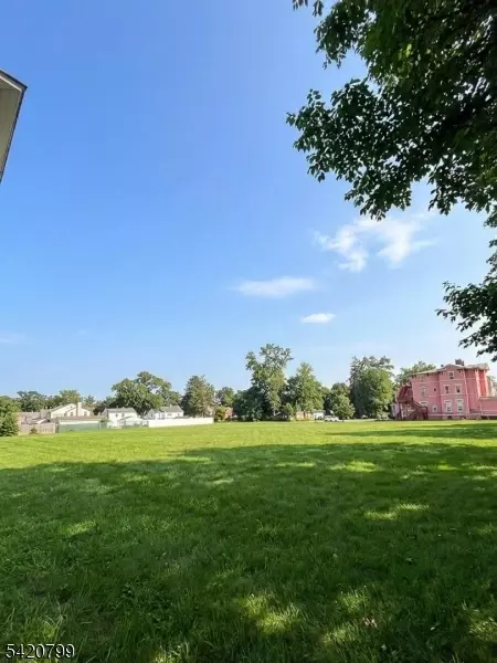 228 E 9th St, Plainfield, NJ 07060 photo 3