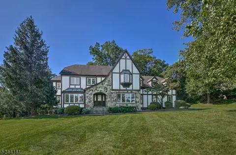 16 Manor Dr, Morristown, NJ 07960