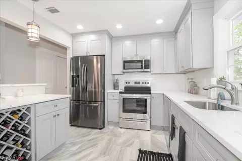 506 Durban Ave, Hopatcong, NJ 07843