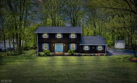 43 Old Mill Dr, Denville, NJ 07834