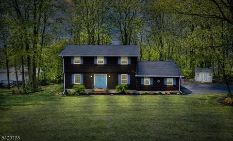 43 Old Mill Dr, Denville, NJ 07834