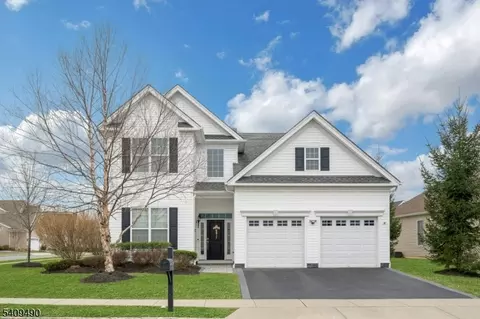 4 Virgil Ln, Flanders, NJ 07836