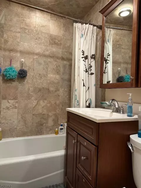 Bath - 5 Brookside Ave, Pompton Plains, NJ 07444 photo 1 of 1