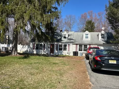 5 Brookside Ave, Pompton Plains, NJ 07444
