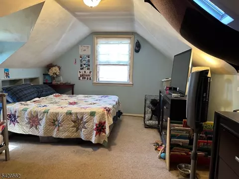 Bedroom - 5 Brookside Ave, Pompton Plains, NJ 07444 photo 4 of 9