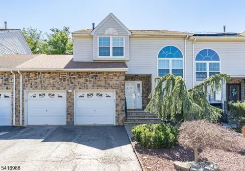 9 Barn Swallow Blvd, Marlboro, NJ 07746