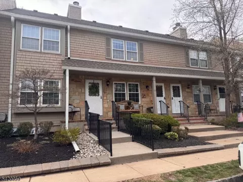 86 Franklin Ct, Flemington, NJ 08822