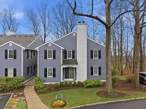 36 Countryside Dr, Basking Ridge, NJ 07920