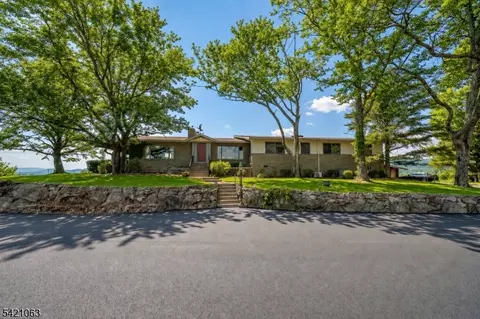 1 Ramapo Park, Oakland, NJ 07436