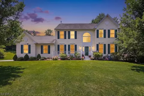 104 Hockenbury Dr, Glen Gardner, NJ 08826