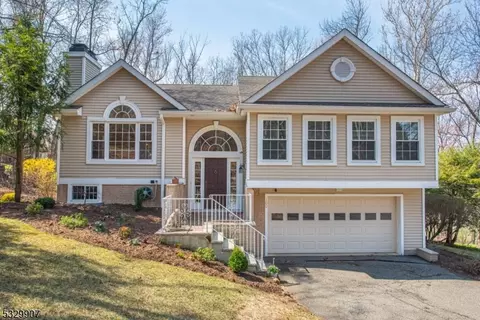 100 Canada Goose Dr, Hackettstown, NJ 07840