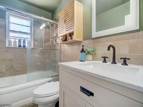 29 Knox Ter #1B, Wayne, NJ 07470 photo 11