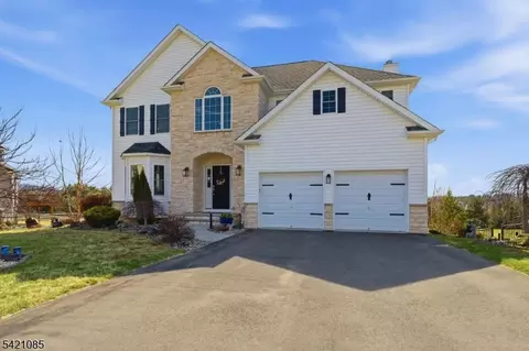 13 Jacob Way, Phillipsburg, NJ 08865