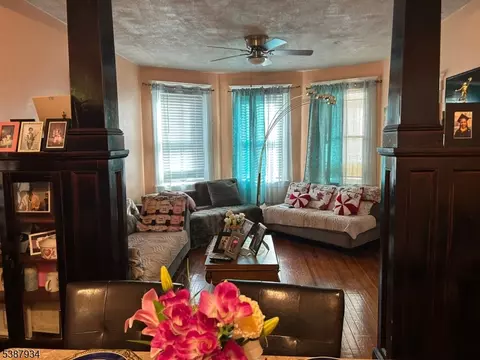 31 Quinn St, Paterson, NJ 07501