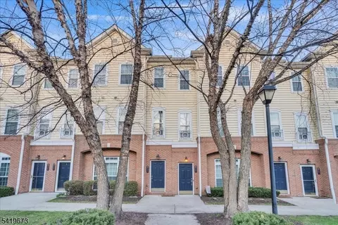 906 Memorial Dr, Belleville, NJ 07109