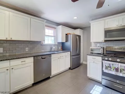 812 Washington Ave, Linden, NJ 07036