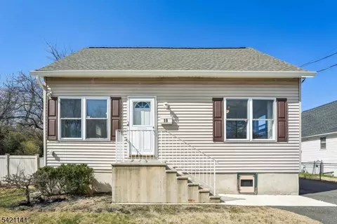 19 Marlin Ave, Pequannock Twp, NJ 07440