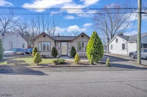29 Bushwick Ln, West Milford, NJ 07480