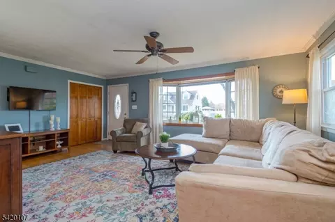 214 Vesper Ave, Middlesex, NJ 08846 photo 9