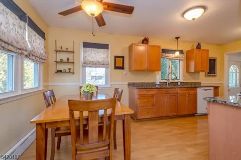 214 Vesper Ave, Middlesex, NJ 08846 photo 3