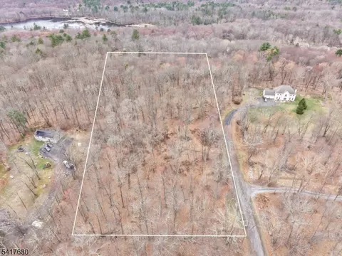 32 Fox Hollow Rd # A, Montague Twp, NJ 07827