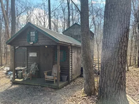 25 Red Mill Rd, Lebanon Twp, NJ 08826