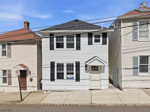 33 Clinton Pl, Morristown, NJ 07960