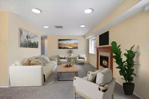 80 Garden Ct, Succasunna, NJ 07876