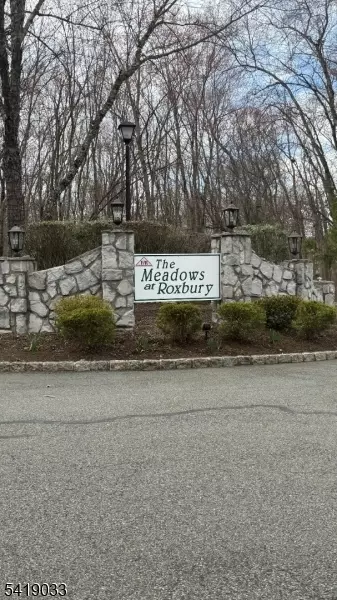 80 Garden Ct, Succasunna, NJ 07876