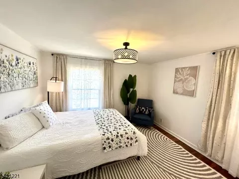 29 Oak Tree Ln, Sparta, NJ 07871