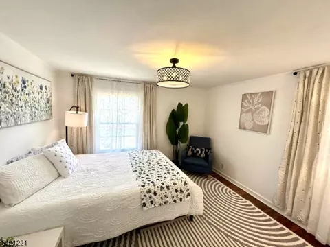 29 Oak Tree Ln, Sparta, NJ 07871