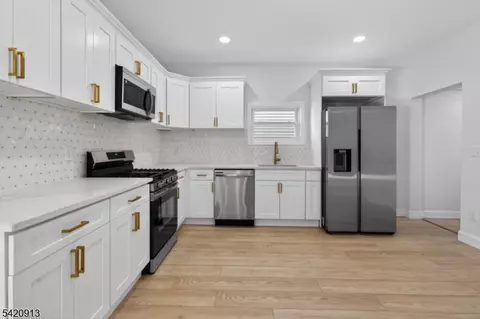 182 N Maple Ave, East Orange, NJ 07017