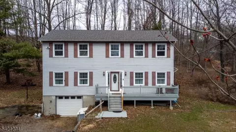 105 Valley Rd, Sussex, NJ 07461