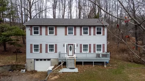 105 Valley Rd, Sussex, NJ 07461