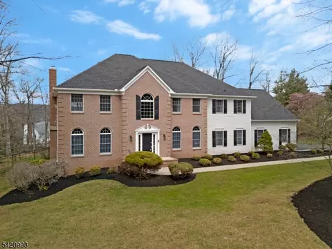 26 Winslow Dr, Martinsville, NJ 08836