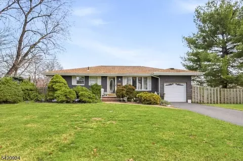 100 Hayes Ave, Clark, NJ 07066