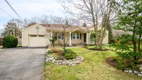 65 Wilson Rd, Somerset, NJ 08873
