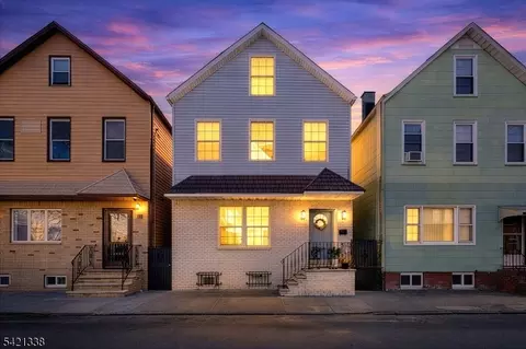 97 Houston St, Newark, NJ 07105