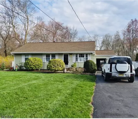16 Washington Valley Rd, Warren, NJ 07059