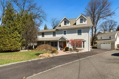 8 Dean Ct, Rutherford, NJ 07070